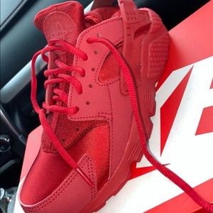 Red Nike Huarache Size 8